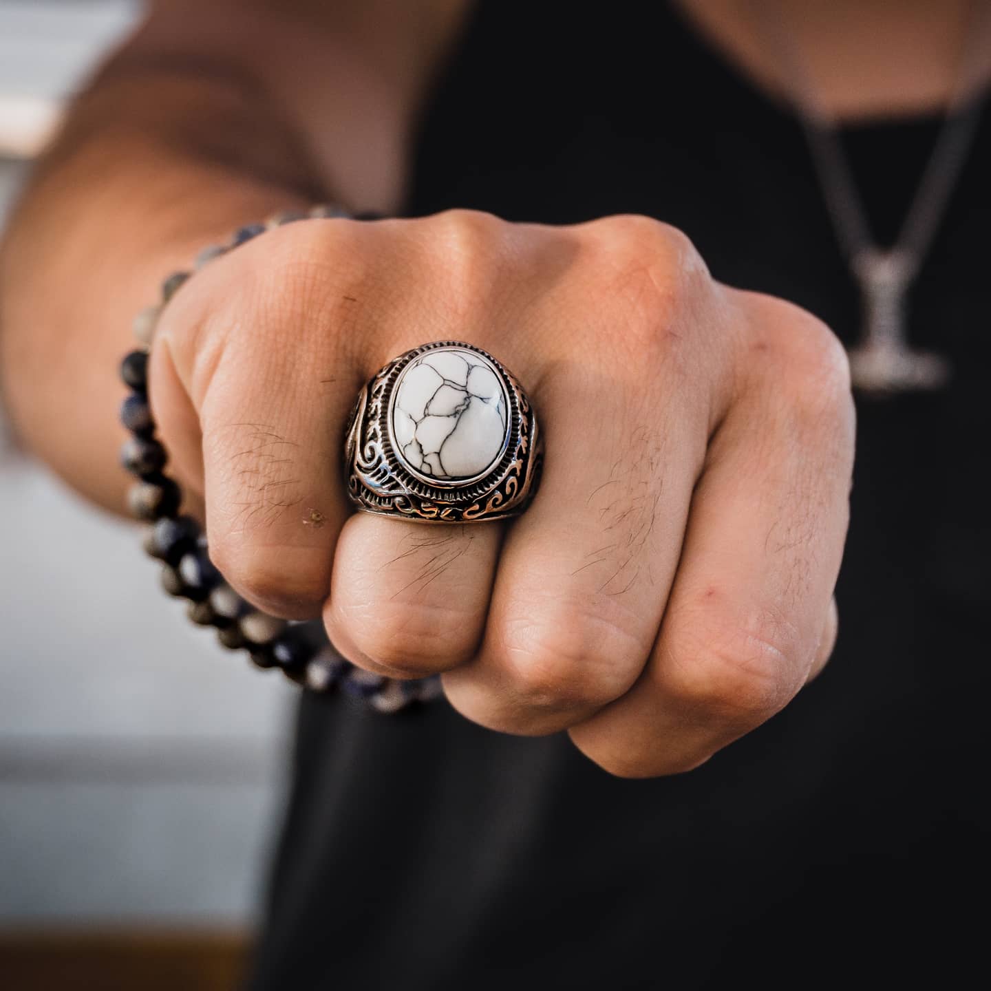 anillo de piedra white Rock